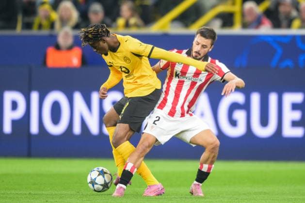 Fußball, Championsleague, 20251001, BV Borussia Dortmund - Athletic Bilbao. Im Bild v.l. Carney CHUKWUEMEKA (Dortmund, 17), Andoni GOROSABEL (Bilbao, 2) Zweikampf Ball. Dortmund Signal Iduna Park Nordrhein-Westfalen Deutschland Copyright: Passion2Press MarkusxFischerx