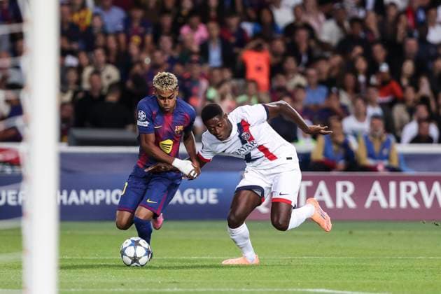October 1, 2025, Barcelona, Barcelona, SPAIN: Lamine Yamal of FC Barcelona, Barca and Nuno Mendes of Paris Saint-Germain FC in action during the UEFA Champions League 2025 26 League Phase MD2, match between FC Barcelona and Paris Saint-Germain at Estadi Olimpic Lluis Companys on October 01, 2025 in Barcelona, Spain. Barcelona SPAIN - ZUMAa181 20251001_zaa_a181_030 Copyright: xJavierxBorregox