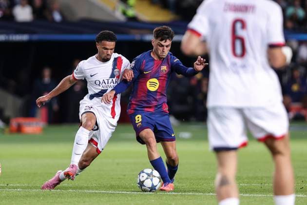 October 1, 2025, Barcelona, Barcelona, SPAIN: Pedri of FC Barcelona, Barca and Warren Zaire-Emery of Paris Saint-Germain FC in action during the UEFA Champions League 2025 26 League Phase MD2, match between FC Barcelona and Paris Saint-Germain at Estadi Olimpic Lluis Companys on October 01, 2025 in Barcelona, Spain. Barcelona SPAIN - ZUMAa181 20251001_zaa_a181_031 Copyright: xJavierxBorregox