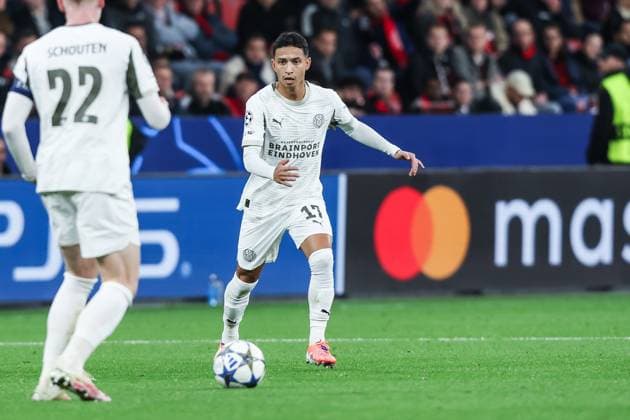 Fussball, UEFA Champions League Saison 2025 2026 Ligaphase - 2. Spieltag Bayer 04 Leverkusen - PSV Eindhoven 01.10.2025, BayArena Mauro Junior (PSV Eindhoven, 17) Leverkusen BayArena Nordrhein-Westfalen Deutschland