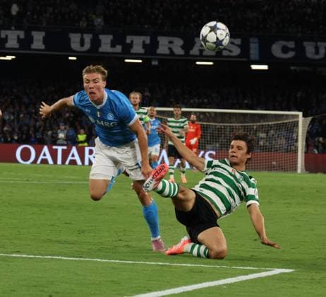 Napoli vs Sporting Club de Portugal Champions League Rasmus Hoyland of SSC Napoli During the Champions League match on October 1, 2025, between Napoli and Sporting Club de Portugal at the Diego Armando Maradona Stadium in Naples. Photo: Napoli Stadio Diego Armando Maradona Napoli Italia Copyright: xFABIOxSASSOxFabioxSassox Napoli Sporting Club De Portugal2025_10_01Fabio Sasso5907