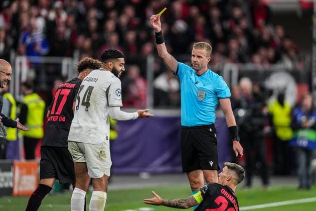 2025-10-01 Bayer 04 Leverkusen v PSV Eindhoven - UEFA Champions League 2025 26 League Phase MD2 LEVERKUSEN, GERMANY - OCTOBER 1: Ismael Saibari of PSV Eindhoven receives a yellow card from referee Glenn Nyberg during the UEFA Champions League 2025 26 League Phase MD2 match between Bayer 04 Leverkusen and PSV Eindhoven at BayArena on October 1, 2025 in Leverkusen, Germany. Leverkusen BayArena Germany Content not available for redistribution in The Netherlands directly or indirectly through any third parties. Copyright: xJorisxVerwijstx