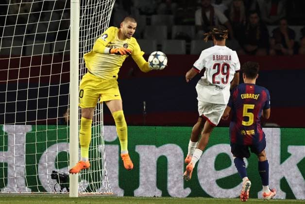 RECORD DATE NOT STATED Barcelone - Psg PHOTOPQR LE PARISIEN Fred Dugit ; Barcelone ; ; Stade olympique Lluís Companys de Barcelone (Espagne), le 01 10 2025 2e journée de Ligue des Champions Barcelone - Psg Paris Lucas Chevalier