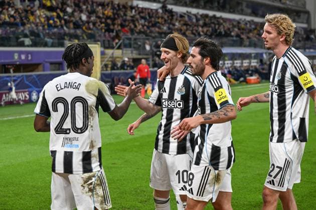 251001 Royale Union Saint-Gilloise vs Newcastle United FC Anthony Gordon (10) of Newcastle celebrates after scoring the 0-2 goal during the Uefa Champions League second matchday in the League phase game in season 2025 - 2026 between Royale Union Saint-Gilloise and Newcastle United FC on October 1 , 2025 in Anderlecht, Belgium. (Photo by David Catry sportpix) Anderlecht Belgium  Copyright: xDavidxCatryx 20251001DSC_7238