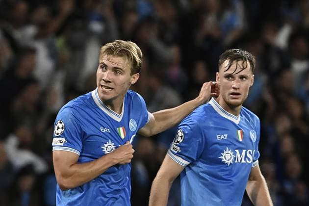 Napoli v Sporting CP - UEFA Champions League NAPLES, ITALY, OCTOBER 01: Rasmus Hojlund (L), of Napoli, celebrates with his teammate Sam Beukema (R) after scoring during the League phase UEFA Champions League football match between Napoli and Sporting CP at the Diego Armando Maradona Stadium in Naples, Italy, on October 01, 2025. Isabella Bonotto Anadolu Naples Italy. Editorial use only. Please get in touch for any other usage.  Copyright: x2025xAnadoluxIsabellaxBonottox