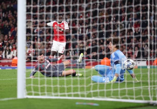 London, England, 1st October 2025. Bukayo Saka of Arsenal scores their second goal in injury time during the Arsenal vs Olympiacos UEFA Champions League match at the Emirates Stadium, London. Picture credit should read: David Klein Sportimage EDITORIAL USE ONLY. No use with unauthorised audio, video, data, fixture lists, club league logos or live services. Online in-match use limited to 120 images, no video emulation. No use in betting, games or single club league player publications. SPI_052_DK_Arsenal_Olympiakos SPI-4186-0053