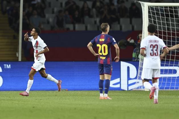 Barcelona v PSG - UEFA Champions League BARCELONA, SPAIN - OCT 1: Paris Saint-Germain s French midfielder Senny Mayulu celebrates during the UEFA Champions League phase day 2 football match between FC Barcelona, Barca and Paris Saint-Germain (PSG) at the Estadi Olimpic Lluis Companys, on October 1, 2025 Adria Puig Anadolu Barcelona Spain. Editorial use only. Please get in touch for any other usage.  Copyright: x2025xAnadoluxAdriaxPuigx
