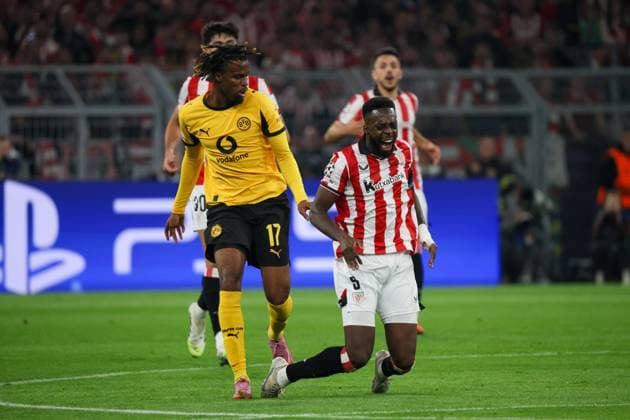 01.10.2025, xfanx, Fussball UEFA Champions League, Borussia Dortmund - Athletic Bilbao v.l. im Zweikampf Carney Chukwuemeka (BVB) und Inaki Williams (Atheltic Bilbao) (DFL DFB REGULATIONS PROHIBIT ANY USE OF PHOTOGRAPHS as IMAGE SEQUENCES and or QUASI-VIDEO) Dortmund