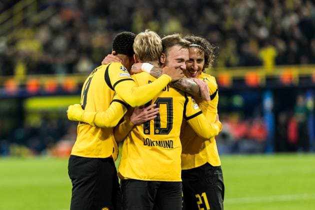 UEFA Champions League, Borussia Dortmund - Athletic Club Bilbao; 01.10.2025 Jubel zum 4:1 durch Julian Brandt (Borussia Dortmund, 10), Tor, Torjubel Felix Nmecha (Borussia Dortmund, 8), Maximilian Beier (Borussia Dortmund, 14), Fabio Silva (Borussia Dortmund, 21) UEFA Champions League, Borussia Dortmund - Athletic Club Bilbao, Dortmund, SIGNAL IDUNA PARK am 01.10.2025 Copyright: xBEAUTIFULxSPORTS Wunderlx