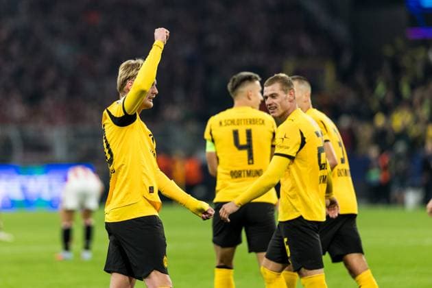 UEFA Champions League, Borussia Dortmund - Athletic Club Bilbao; 01.10.2025 Jubel zum 4:1 durch Julian Brandt (Borussia Dortmund, 10), Tor, Torjubel UEFA Champions League, Borussia Dortmund - Athletic Club Bilbao, Dortmund, SIGNAL IDUNA PARK am 01.10.2025 Copyright: xBEAUTIFULxSPORTS Wunderlx