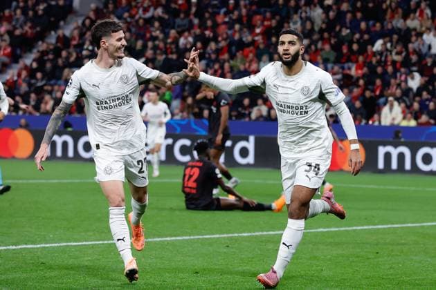 LEVERKUSEN , 01-10-2025 , BayArena , season 2025 2026 , UEFA Champions League football League phase matchday 2 , match between Bayer Leverkusen and PSV , picture shows PSV player Dennis Man and PSV player Ismael Saibari celebrating the 1-1 Leverkusen - PSV  x31311533x Copyright: