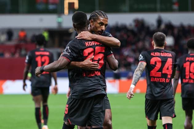 Fussball, UEFA Champions League Saison 2025 2026 Ligaphase - 2. Spieltag Bayer 04 Leverkusen - PSV Eindhoven 01.10.2025, BayArena Torjubel Bayer 04 Leverkusen nach dem Tor zum 1-0 durch Christian Kofane (Bayer 04 Leverkusen, 35), die Spieler freuen sich Leverkusen BayArena Nordrhein-Westfalen Deutschland