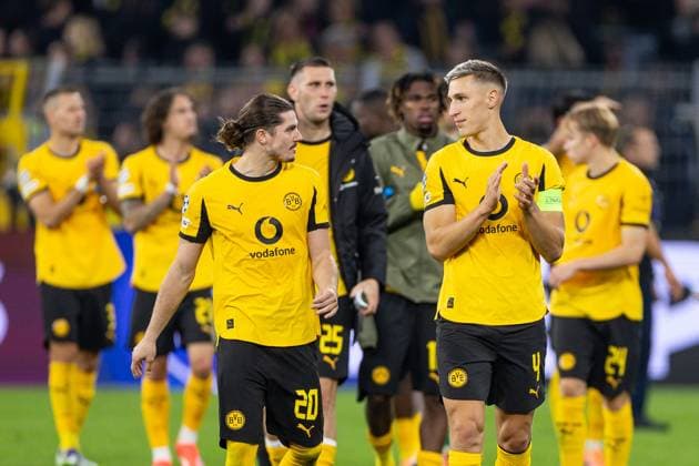 01.10.2025, UEFA Champions League, 2. Spieltag, Borussia Dortmund - Athletic Club Bilbao, v. l. Marcel Sabitzer (Borussia Dortmund), Nico Schlotterbeck (Borussia Dortmund), Dortmund Signal Iduna Park NRW Deutschland xRHR-FOTO DEx Copyright: DennisxEwert RHR-FOTOx RHR-FOTO DE