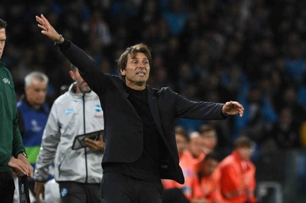 Antonio Conte Coach of SSC Napoli gestures during the Uefa Champions League between SSC Napoli vs Sporting Clube de Portugal at Stadio Diego Armando Maradona  Copyright: xAgostinoxGemito IPAxSportx xipa-agency.netx xx IPA_66024457 IPA_Agency_IPA66024457
