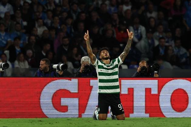 Sporting s Luis Suarez celebrates after scoring goal 1-1 during the UEFA Champions League football match between Napoli vs Sporting - Champions League 2025 2026 - Diego Armando Maradona stadium October 01, 2025 Naples, Italy soccer  Copyright: xAlessandroxGarofalo LaPressex