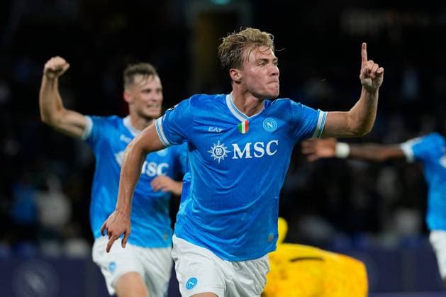 SSC Napoli v Sporting Lisbon - UEFA Champions League Rasmus Hojlund of SSC Napoli celebrates after scoring after scoring during the UEFA Champions League match between SSC Napoli and Sporting CP at Stadio Diego Armando Maradona Naples Italy on 1 October 2025. Naples Naples Italy  Copyright: xFrancoxRomanox originalFilename:romano-sscnapol251001_np3MT.jpg