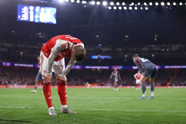 Arsenal v Olympiacos 01 October 2025, London - UEFA Champions League - Arsenal v Olympiacos - Martin Odegaard of Arsenal catches his breath - Photo: Jacques Feeney Offside. London UK Copyright: xJacquesxFeeneyx xOffsidexOffside
