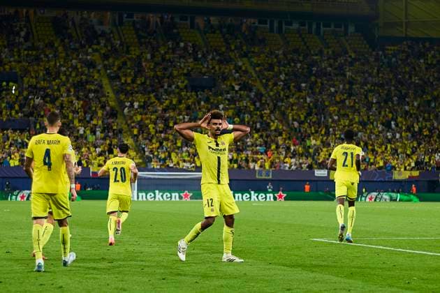 Villarreal CF v Juventus - UEFA Champions League 2025 26 League Phase MD2 VILLARREAL, SPAIN - OCTOBER 01: Renato Veiga of Villarreal CF celebrates after scoring his team s second goal during the UEFA Champions League 2025 26 League Phase MD2 match between Villarreal CF and Juventus at Estadio de la Ceramica on October 01, 2025 in Villarreal, Spain. (Photo by Jose Torres Photo Players Images Magara Press) Villarreal Estadio de la Ceramica Spain Copyright: xJosexTorresx