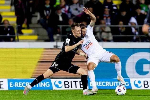 Fussball, Saison 2025 2026, 3. Liga, Donaustadion Ulm, 9. Spieltag, SSV Ulm 1846 Fußball - 1. FC Schweinfurt 05, 01.10.2025 01.10.2025, Fussball, Saison 2025 2026, 3. Liga, Donaustadion Ulm, 9. Spieltag, SSV Ulm 1846 Fußball - 1. FC Schweinfurt 05, am Ball 11 Dennis Chessa (SSV Ulm 1846 Fußball) Foto: Lucca Fundel Ulm Donaustadion Baden-Württemberg Deutschland