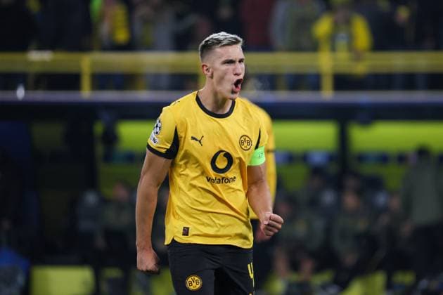 01.10.2025, xfanx, Fussball UEFA Champions League, Borussia Dortmund - Athletic Bilbao v.l. Nico Schlotterbeck (BVB) jubelt nach dem Tor durch Serhou Guirassy (BVB) zum 3:0 für Borussia Dortmund (DFL DFB REGULATIONS PROHIBIT ANY USE OF PHOTOGRAPHS as IMAGE SEQUENCES and or QUASI-VIDEO) Dortmund