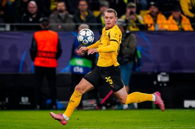 DORTMUND, GERMANY - OCTOBER 1: Julian Ryerson of Borussia Dortmund focuses on the ball during the UEFA Champions League 2025 26 League Phase MD2 match between Borussia Dortmund and Athletic Club at BVB Stadion Dortmund on October 1, 2025 in Dortmund, Germany. (Photo by Rene Nijhuis) SPO  Copyright: xRenexNijhuis