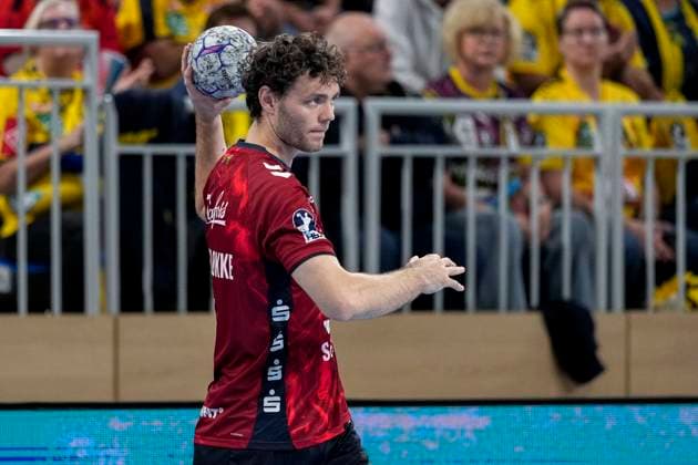 Niclas Kirkelökke (Flensburg, 5), am Ball, Einzelbild, Einzelfoto, Aktion, Action, 01.10.2025, Heidelberg (Deutschland), Handball, DHB-Pokal, 2. Runde, Rhein-Neckar Löwen - SG Flensburg-Handewitt