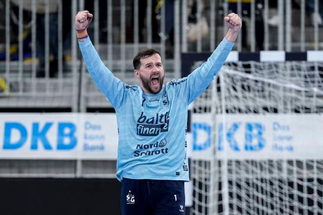 Benjamin Buric (Torwart, Flensburg, 1), Spieler der SG Flensburg-Handewitt, Einzelbild, Einzelfoto, Aktion, Action, Jubel, jubeln, jubelt, celebration, Freude, freuen, freut sich, zuversichtlich, optimistisch, positiv, Spielszene, 01.10.2025, Heidelberg (Deutschland), Handball, DHB-Pokal, 2. Runde, Rhein-Neckar Löwen - SG Flensburg-Handewitt