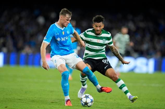 Sam Beukema (SSC Napoli) and Luis Suarez (Sporting CP) battle for the ball, UEFA Champions League 2025 26 League Phase MD2, SSC Napoli v Sporting Clube de Portugal, Diego Armando Maradona Stadium, October 1, 2025, Naples, Italy.