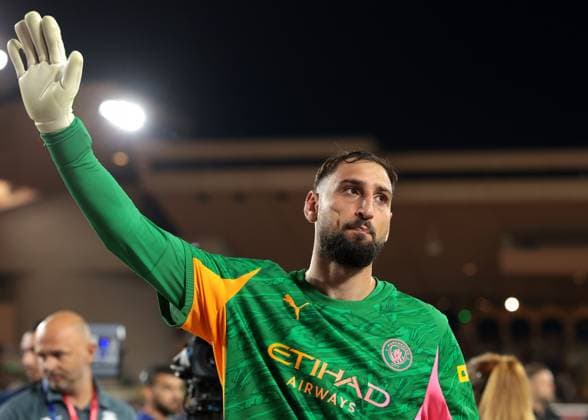 Monaco, Monaco, 1st October 2025. Gianluigi Donnarumma of Manchester City salutes the fans following the final whistle of the AS Monaco vs Manchester City UEFA Champions League match at Stade Louis II, Monaco. Picture credit should read: Jonathan Moscrop Sportimage EDITORIAL USE ONLY. No use with unauthorised audio, video, data, fixture lists, club league logos or live services. Online in-match use limited to 120 images, no video emulation. No use in betting, games or single club league player publications. SPI_084_JM_MONACO_MANCITY_UCL_ SPI-4166-0084
