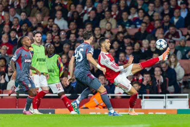Arsenal v Olympiacos Champions League 01 10 2025. Arsenal midfielder Mikel Merino (23) controls the ball during the Champions League match between Arsenal and Olympiacos at the Emirates Stadium, London, England on 1 October 2025. London Emirates Stadium Greater London England Editorial use only , Copyright: xToyinxOshodix PSI-22955-0087