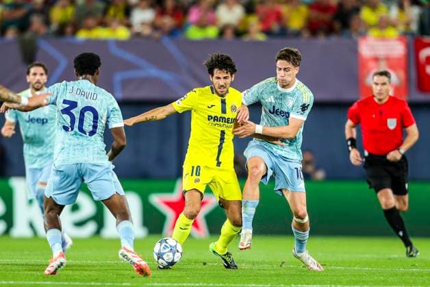 October 1, 2025, Vilarreal, Castellon, SPAIN: Dani Parejo of Villarreal CF in action during the UEFA Champions League, semifinals, football match played between Villarreal CF and Juventus de Turin at the Ceramica Stadium on October 1, 2025, in Castellon, Spain. Vilarreal SPAIN - ZUMAa181 20251001_zaa_a181_038 Copyright: xIvanxTerronx