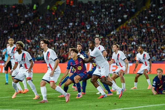 FC Barcelona, Barca v PARIS SAINT-GERMAIN OLIMPIC STADIUM LLUIS COMPANYS. MONTJUIC,BARCELONA. October 1,2025 FC BARCELONA vs PARIS SAINT-GERMAIN October 1,2025 Vitinha (17) of PSG,Pau Cubarsi (5) of FC Barcelona and Willian Pacho (51) of PSG during the soccer match corresponding to the second match of the group stage of the UEFA Champions League between FC Barcelona and Paris Saint-Germain at Olimpic Stadium Lluis Companys of MontjuÃ¯c in Barcelona, Spain. Barcelona ESP Copyright: xS.xRosx