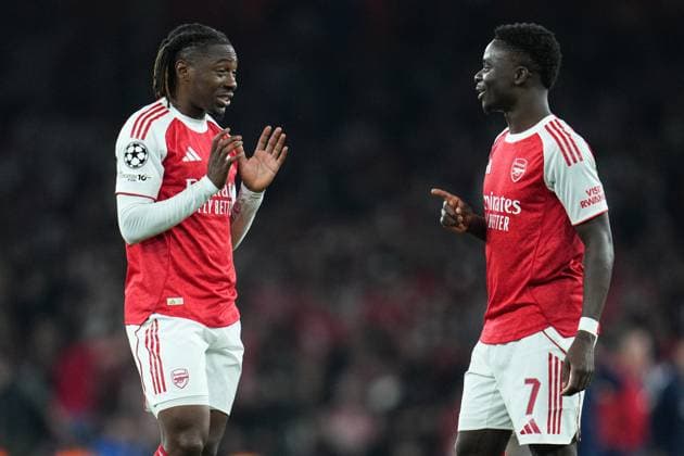 UEFA Champions League Arsenal v Olympiakos FC Eberechi Eye of Arsenal and Bukayo Saka of Arsenal at full time during the UEFA Champions League match Arsenal vs Olympiakos FC at Emirates Stadium, London, United Kingdom, 1st October 2025 (Photo by Harvey Murphy News Images) Copyright: xHarveyxMurphy NewsxImagesx