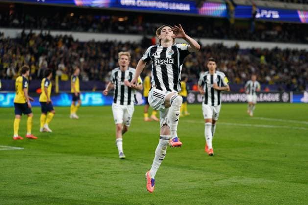 Anthony Gordon of Newcastle celebrates after he puts his side 3-0 ahead with his second penalty of the night Union St Gilloise v Newcastle, UEFA Champions League, Group Stage, Football, Lotto Park, Brussels, Belgium - 01 Oct 2025Brussels Lotto Park Belgium EDITORIAL USE ONLY No use with unauthorised audio, video, data, fixture lists, club league logos or live services. Online in-match use limited to 120 images, no video emulation. No use in betting, games or single club league player publications. Copyright: xDavidxWinter Shutterstockx 15504048kf