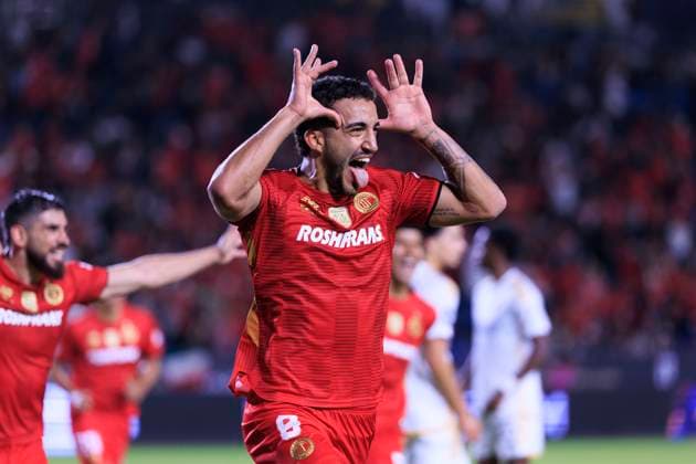 October 1, 2025, Carson, California, USA: Federico Pereira 6 of Toluca FC celebrates his game winning goal during their 2025 Michelob ULTRA Campeones Cup match against the LA Galaxy on Wednesday October 1, 2025 at the Dignity Health Sports Park in Carson, California. Toluca defeats Galaxy, 3-2. ARIANA RUIZ PI Carson USA - ZUMAp124 20251001_zaa_p124_025 Copyright: xArianaxRuizx