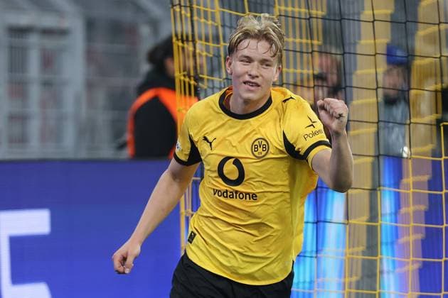 UEFA Champions League - Borussia Dortmund - Athletic Bilbao am 01.10.2025 im Signal Iduna Park in Dortmund Jubel, Torjubel, Torschuetze, Torschütze Daniel Svensson (Dortmund 24) jubelt nach seinem Tor zum 1 zu 0