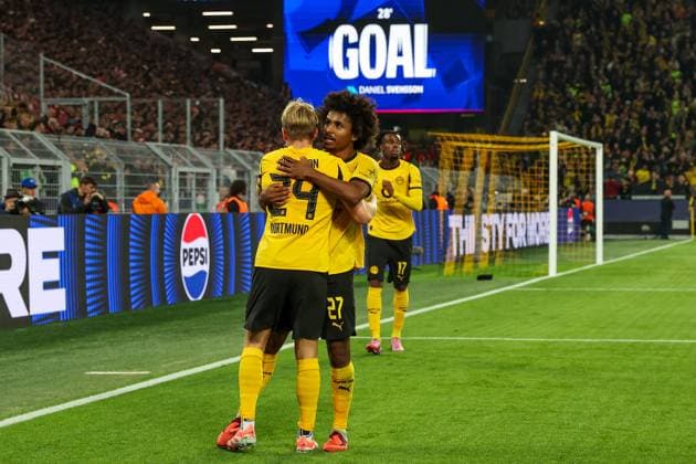 UEFA Champions League - Borussia Dortmund - Athletic Bilbao am 01.10.2025 im Signal Iduna Park in Dortmund Jubel, Torjubel, Torschuetze, Torschütze Daniel Svensson (Dortmund 24) jubelt nach seinem Tor zum 1 zu 0 mit Karim Adeyemi (Dortmund 27) , im Hintergrund die Anzeigetafel mit Goal Schriftzug