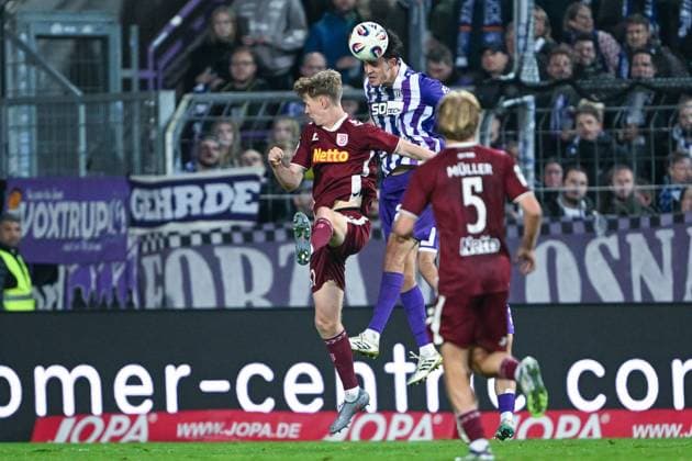 3. Liga - 25 26 - VfL Osnabrück - SSV Jahn Regensburg am 01.10.2025 an der Bremer Brücke in Osnabrück Theo Janotta (Osnabrueck)