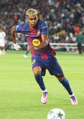 FC Barcelona, Barca v Paris Saint-Germain - UEFA Champions League 2025 26 League Phase MD2 Lamine Yamal plays during the match between FC Barcelona and Paris Saint-Germain FC, corresponding to Matchday 2 of the League phase of the UEFA Champions League, at the Lluis Companys Stadium in Barcelona, Spain, on October 1, 2025. Barcelona Barcelona Spain  Copyright: xUrbanandsportx originalFilename:urbanandsport-fcbarcel251001_npBQ2.jpg