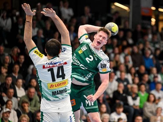 Goeppingen, Deutschland, 01.10.25: Marko Maic (SC DHfK Leipzig) und Oskar Neudeck (FRISCH AUF! Goeppingen) im Zweikampf waehrend des DHB Pokal 2 Runde Spiels zwischen FRISCH AUF! Goeppingen vs SC DHfK Leipzig in der EWS Arena am 01. Oktober 2025 in Goeppingen, Deutschland. (Foto von Harry Langer DeFodi Images) Goeppingen, Germany, 01.10.25: Marko Maic (SC DHfK Leipzig) und Oskar Neudeck (FRISCH AUF! Goeppingen) battle for the ball during the DHB Pokal 2 Runde match between FRISCH AUF! Goeppingen vs SC DHfK Leipzig at EWS Arena on October 1, 2025 in Goeppingen, Germany. (Photo by Harry Langer DeFodi Images) (Photo by Harry Langer DeFodi Images) Goeppingen, Germany, 01 10 25 Marko Maic SC DHfK Leipzig and Oskar Neudeck FRISCH AUF Goeppingen in a duel during the DHB Pokal 2 round match between FRISCH AUF Goeppingen vs SC DHfK Leipzig at EWS Arena on October 01, 2025 in Goeppingen, Germany Photo by Harry Langer DeFodi Images Goeppingen, Germany, 01 10 25 Marko Maic SC DHfK Leipzig and Oskar Neudeck FRISCH AUF Goeppingen battle for the ball during the DHB Pokal 2 Runde match between FRISCH AUF Goeppingen vs SC DHfK Leipzig at EWS Arena on October 1, 2025 in Goeppingen, Germany Photo by Harry Langer DeFodi Images Photo by Harry Langer DeFodi Images