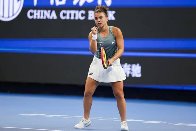 BEIJING, CHINA - OCTOBER 02: Jasmine Paolini of Italy competes in the Women s Singles Quarterfinal match against Amanda Anisimova of the United States on day 11 of the 2025 China Open at the National Tennis Center on October 2, 2025 in Beijing, China.  Copyright: xVCGx 111594636893