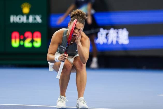 BEIJING, CHINA - OCTOBER 02: Jasmine Paolini of Italy competes in the Women s Singles Quarterfinal match against Amanda Anisimova of the United States on day 11 of the 2025 China Open at the National Tennis Center on October 2, 2025 in Beijing, China.  Copyright: xVCGx 111594636915