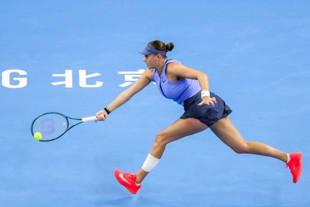 BEIJING, CHINA - OCTOBER 02: Amanda Anisimova of the United States competes in the Women s Singles Quarterfinal match against Jasmine Paolini of Italy on day 11 of the 2025 China Open at the National Tennis Center on October 2, 2025 in Beijing, China.  Copyright: xVCGx 111594635401