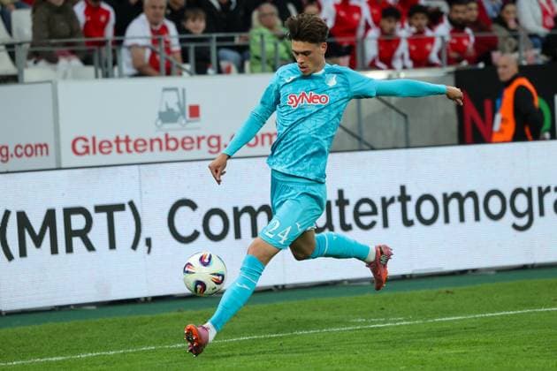 Luca Erlein Rot-Weiss Essen - TSG Hoffenheim II 01.10.2025 Luca Erlein (24, Hoffenheim) Rot-Weiss Essen (RWE, Rot Weiß Essen) gegen TSG Hoffenheim II U23 am 01. Oktober 2025 im Stadion an der Hafenstraße in Essen (Nordrhein Westfalen Deutschland GER). Fußball 9. Spieltag der 3. Liga Saison 2025 2026. Endstand 3:1 vor 15.000 Zuschauern.