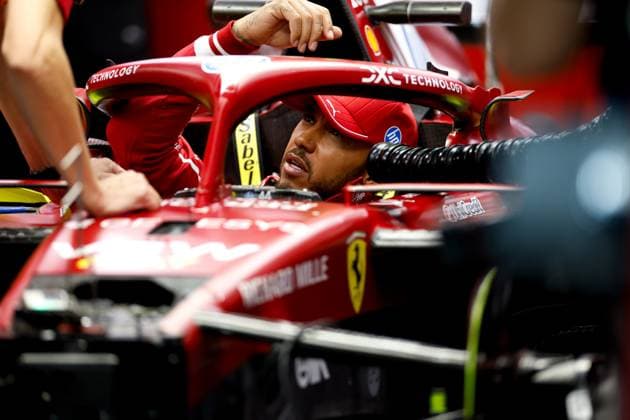 F1 - SINGAPORE GRAND PRIX 2025 HAMILTON Lewis (gbr), Scuderia Ferrari SF-25, portrait during the 2025 Formula 1 Singapore Grand Prix, 18th round of the 2025 FIA Formula One World Championship, WM, Weltmeisterschaft from October 3 to 5, 2025 on the Marina Bay Street Circuit, in Singapore - SingaporeSingapore  Copyright: xDPPIx