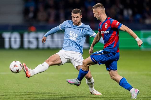 251002 Gabriel Busanello of Malmö FF and Amar Memic of Viktoria Plzen during the UEFA Europa League football match between Viktoria Plzen and Malmö FF on October 2, 2025 in Plzen. Photo: Petter Arvidson BILDBYRAN kod PA PA1092 fotboll, football, soccer, fotball,uefa europa league, europa le Copyright: PETTERxARVIDSON BB251002PA074