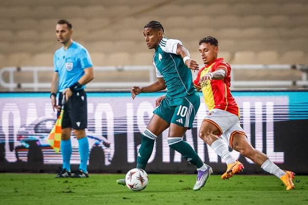 ATHENS , 02-10-2025 , Olympic Athletic Center of Athens Spyros Louis , season 2025 2026 , UEFA Europa League League phase . match between Panathinaikos and Go Ahead Eagles, Picture shows Panathinaikos player Martins Mateus Cardoso TETE and GA Eagles player Dean James Panathinaikos - Go Ahead Eagles  x31323444x Copyright: