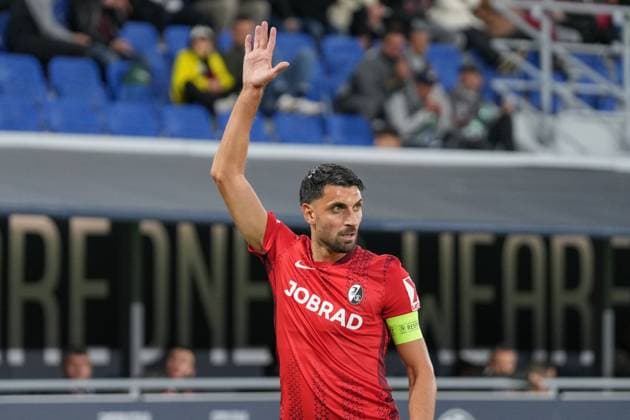 Vincenzo Grifo (SC Freiburg, 32) , Italien, Fussball, UEFA Europa League, 2.Spieltag, Ligaphase, 2025 2026, Bologna FC vs. SC Freiburg, 02.10.2025, Stadio Renato Dall™Ara, Bologna, Italien Bologna Stadio Renato Dall™Ara Emilia-Romagna Italien Copyright: xArnexAmbergx