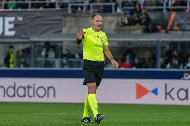 Nenad Minakovic (Schiedsrichter) , Italien, Fussball, UEFA Europa League, 2.Spieltag, Ligaphase, 2025 2026, Bologna FC vs. SC Freiburg, 02.10.2025, Stadio Renato Dall™Ara, Bologna, Italien Bologna Stadio Renato Dall™Ara Emilia-Romagna Italien Copyright: xArnexAmbergx
