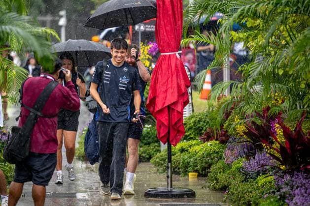 MARINA BAY, SINGAPORE: Alex Albon, racing for the Williams Racing team during the 2025 Formula 1 Singapore Grand Prix at the Marina Bay Street Circuit in Marina Bay, Singapore